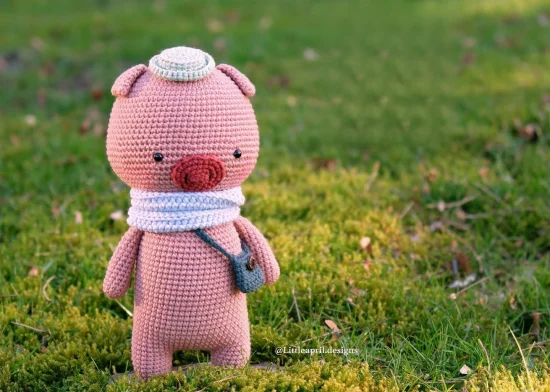 Charming Pig in Hat and Scarf - Free Amigurumi Pattern