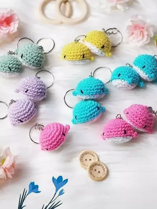 Whale keychains pattern