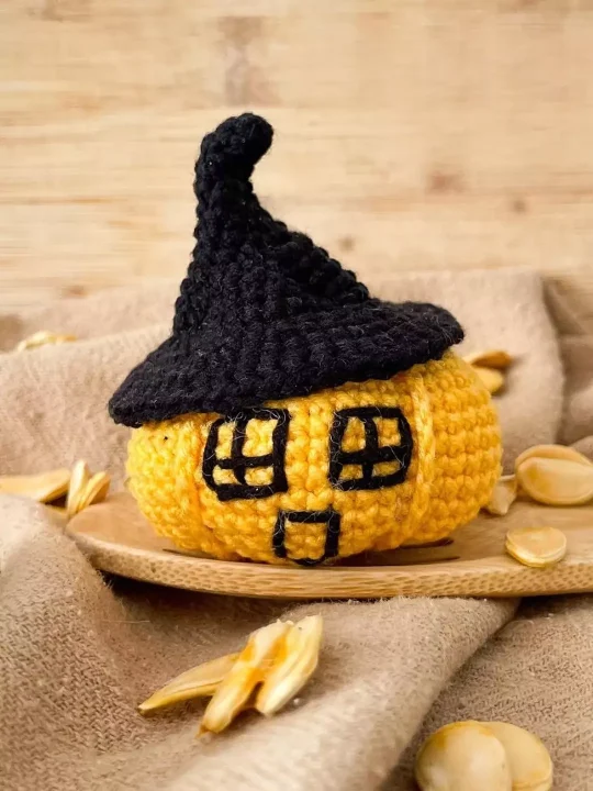 Enchanting Pumpkin House Crochet Pattern for a Cozy Fall