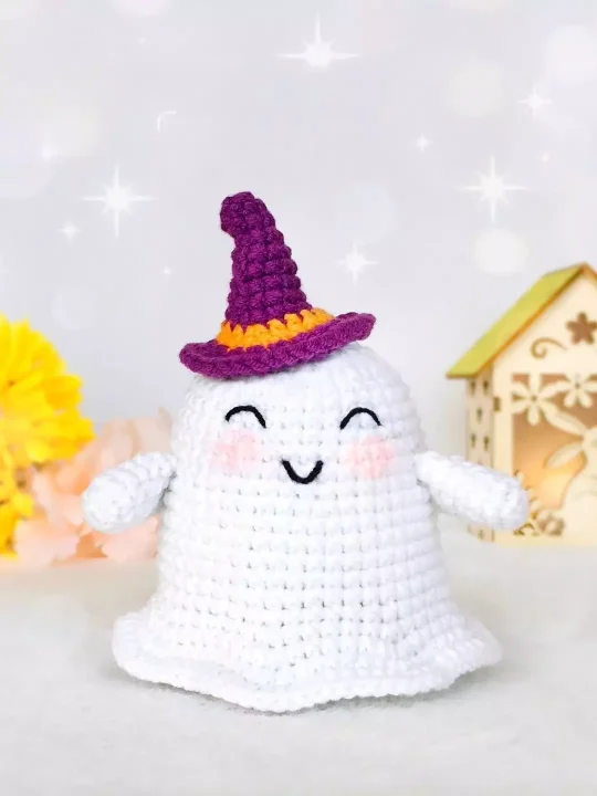 Adorable Little Ghost with Hat Free Crochet Pattern