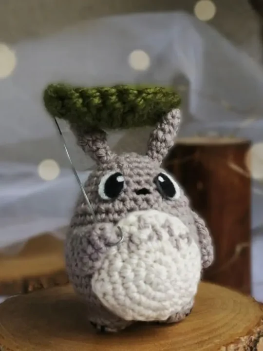 Amigurumi Totoro with Leaf Umbrella Free Crochet Pattern