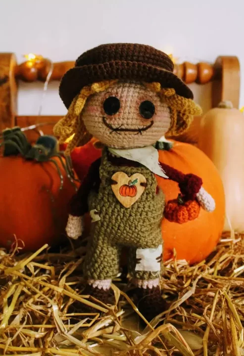 Spooky Amigurumi Scarecrow Free Crochet Pattern
