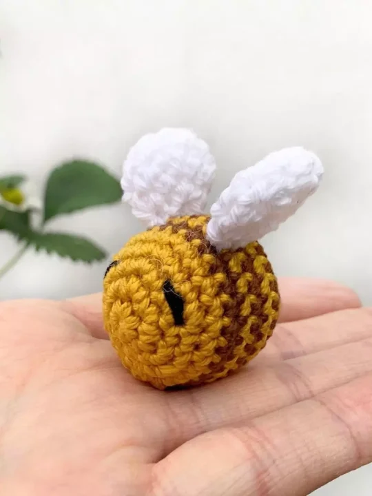 Adorable Buzzing Amigurumi Bee Crochet Pattern