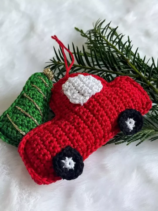 Red Truck Christmas Toy Free Crochet Pattern