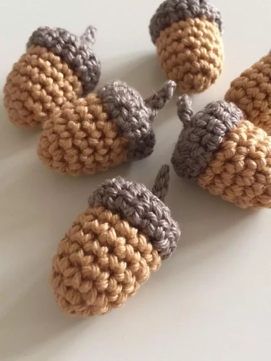 Charming Acorn Free Crochet Pattern