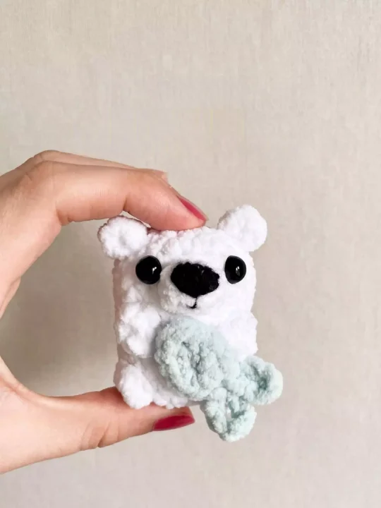 Charming Polar Bear Amigurumi & His Catch – Free Crochet Pattern