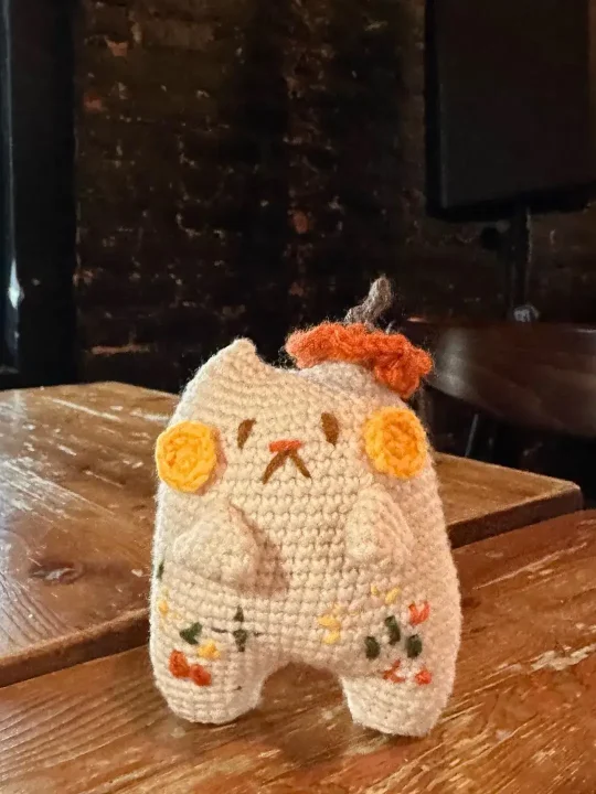 Adorable Cat in Pumpkin Hat Free Crochet Pattern
