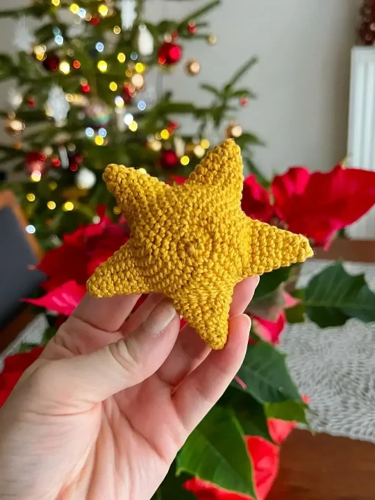 Adorable Christmas Puff Star Free Crochet Pattern