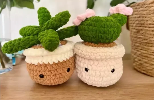 Cactus with Pot Amigurumi Free Pattern