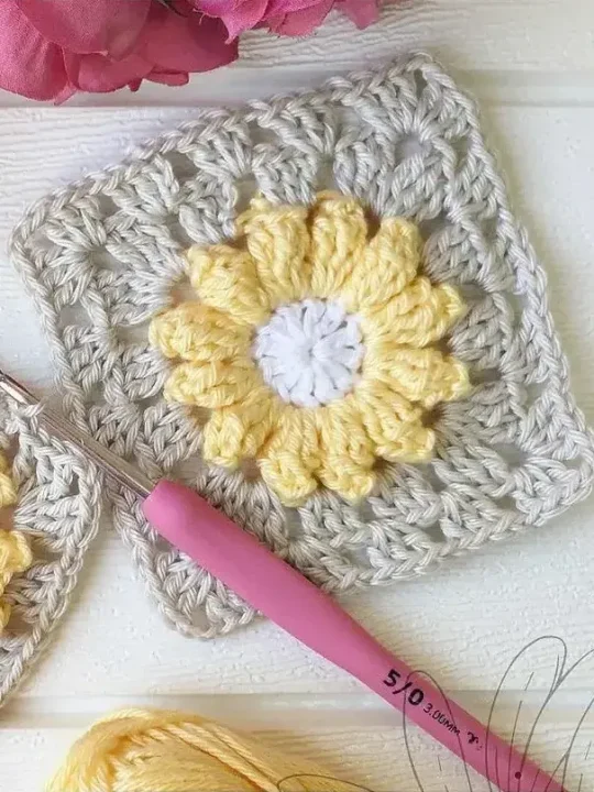 Fetching Daisy Granny Square Crochet Pattern