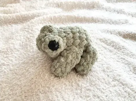 Lazy Frog Free Crochet Pattern