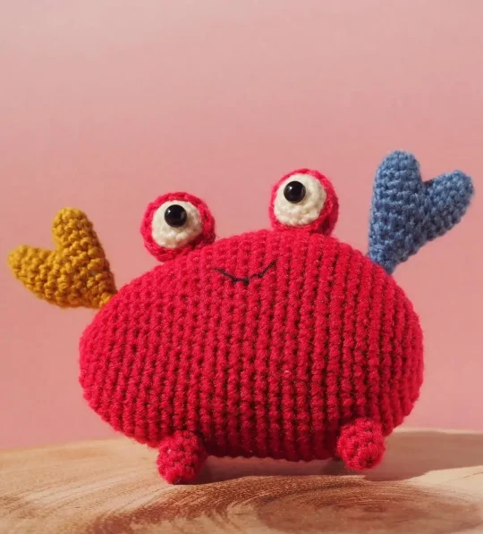 Smiling Crab Amigurumi Free Crochet Pattern