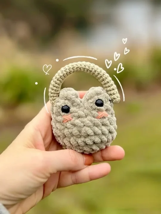 Adorable Frog Keychain Free Crochet Pattern
