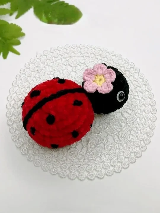 Lovely Amigurumi Ladybug Free Crochet Pattern
